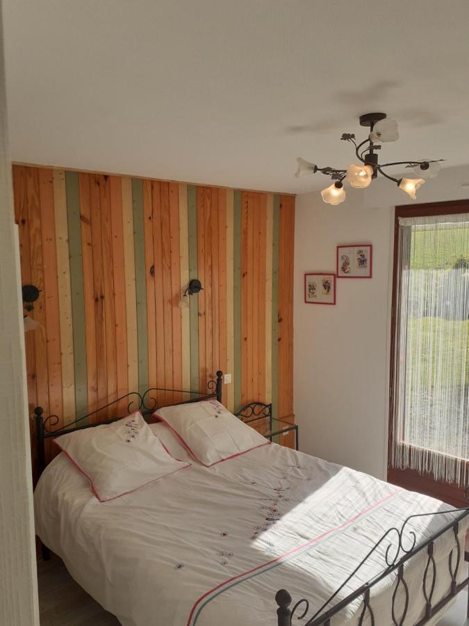 Chez Christine Bed and Breakfast Noyal-Pontivy Buitenkant foto